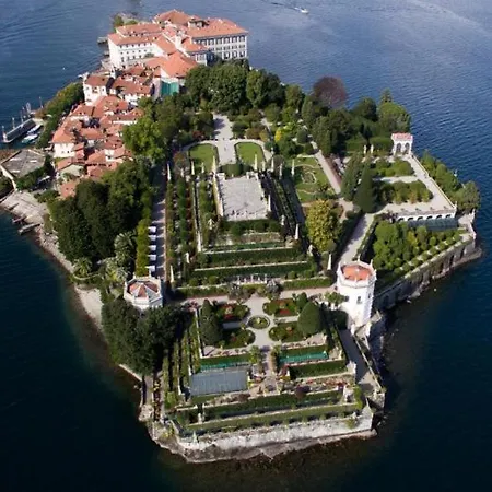 Isola Bella - Via Del Voltone * Stresa