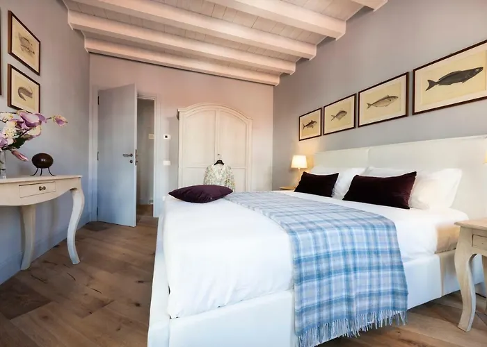 Isola Bella - Via Del Voltone * Stresa