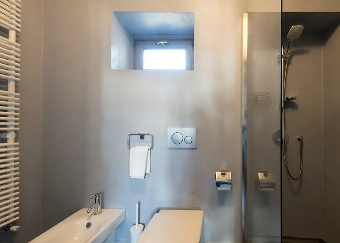 Isola Bella - Via Del Voltone *